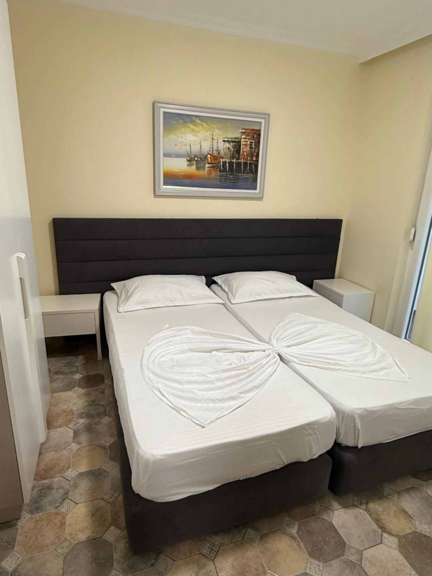 Shengjin Apartaments Esterno foto