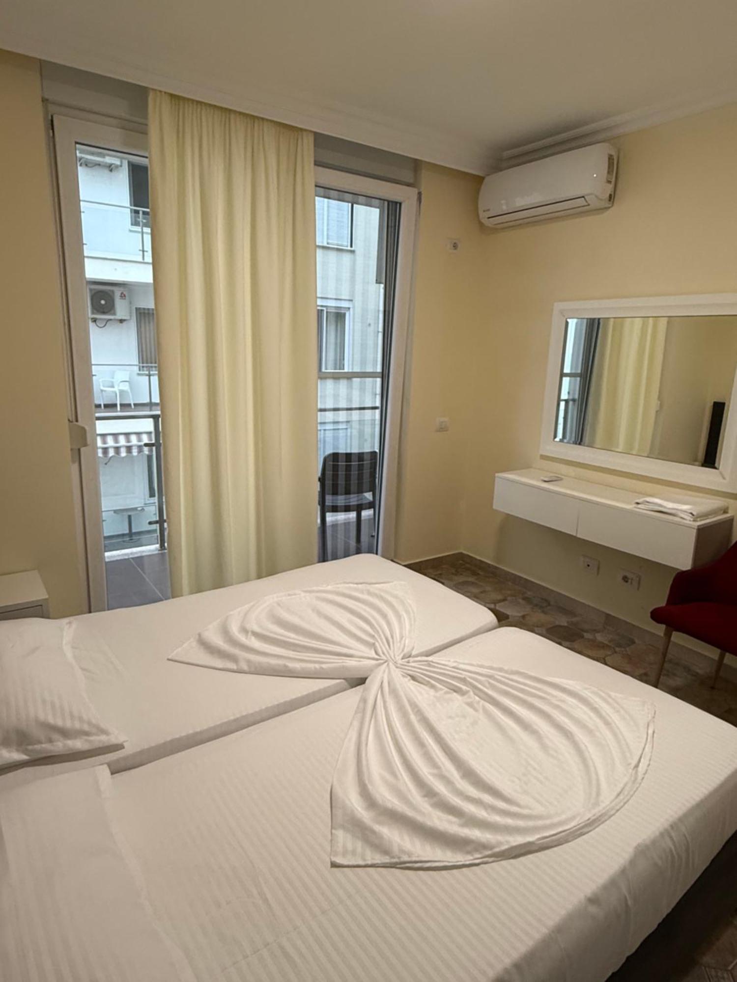 Shengjin Apartaments Esterno foto