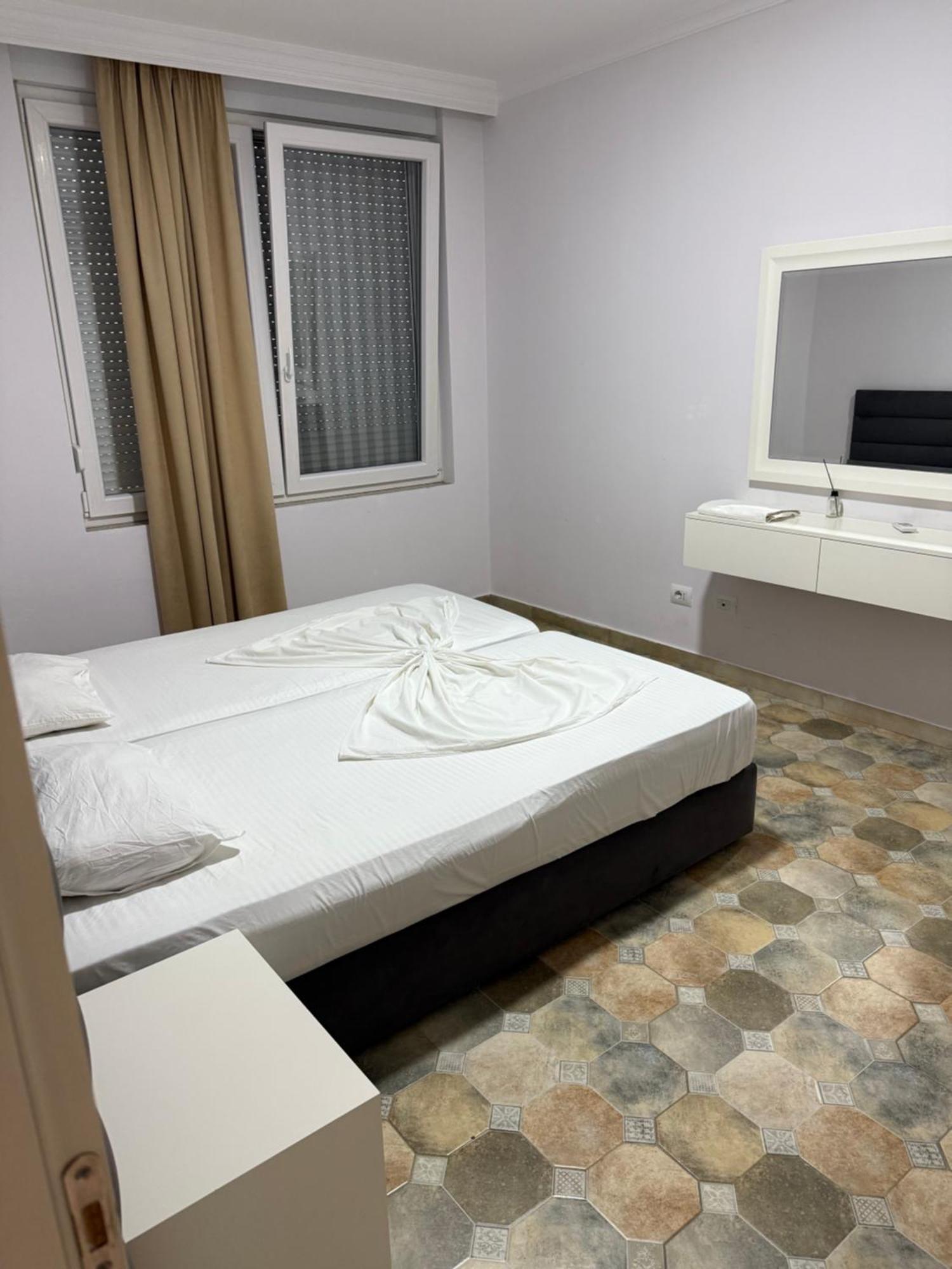 Shengjin Apartaments Esterno foto